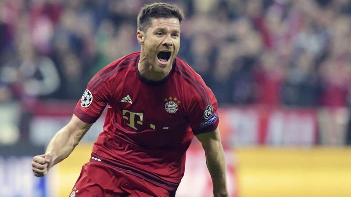 El centrocampista del Bayern Múnich Xabi Alonso dejará el fútbol a final de esta temporada. PETER KNEFFEL