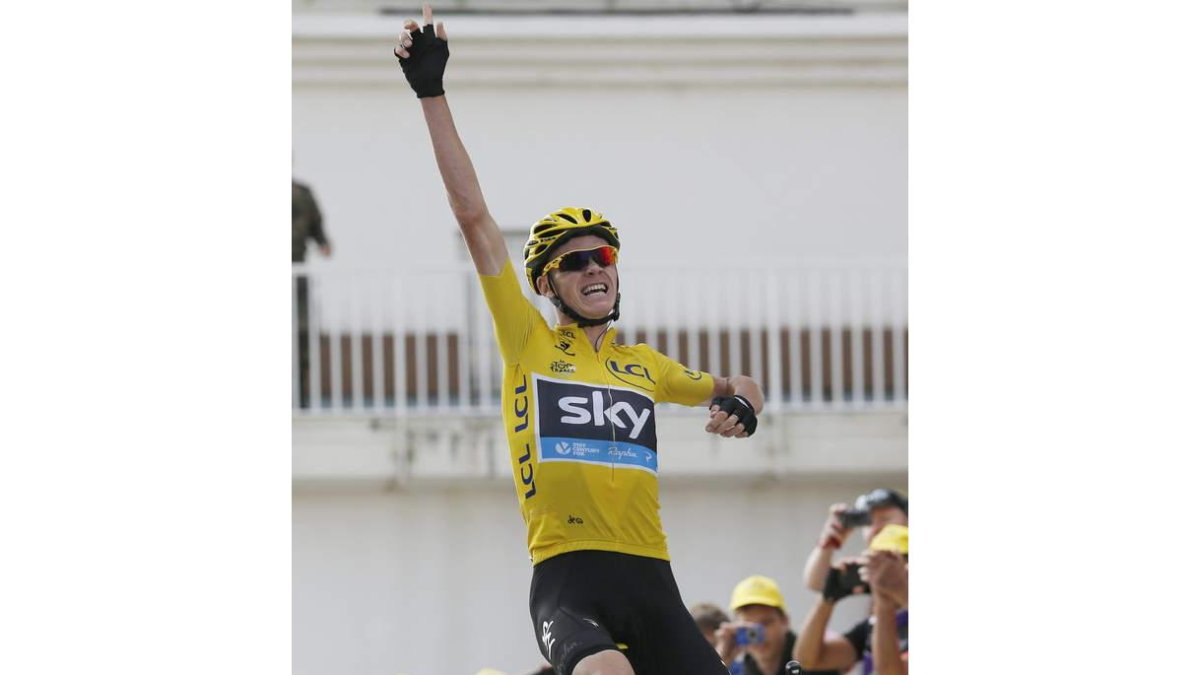 Chris Froome celebra su segunda su victoria en el Tour de Francia.