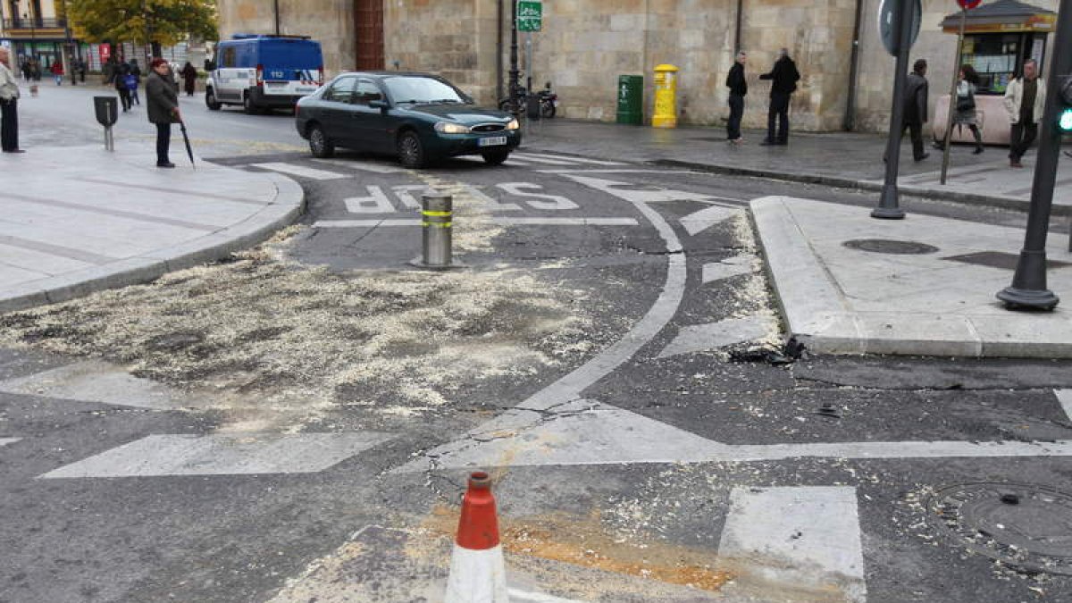 Aspecto que presentaba la zona del accidente después del golpe.