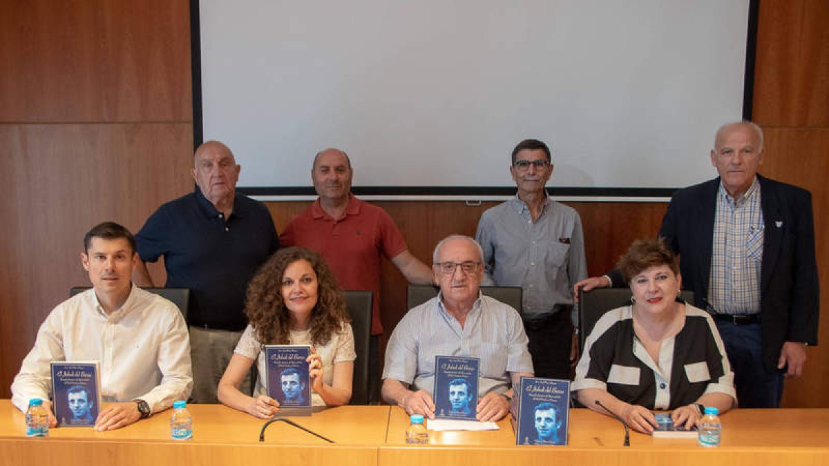 La Casa de las Culturas de Bembibre acogió ayer la presentación del libro sobre Marianín. DL