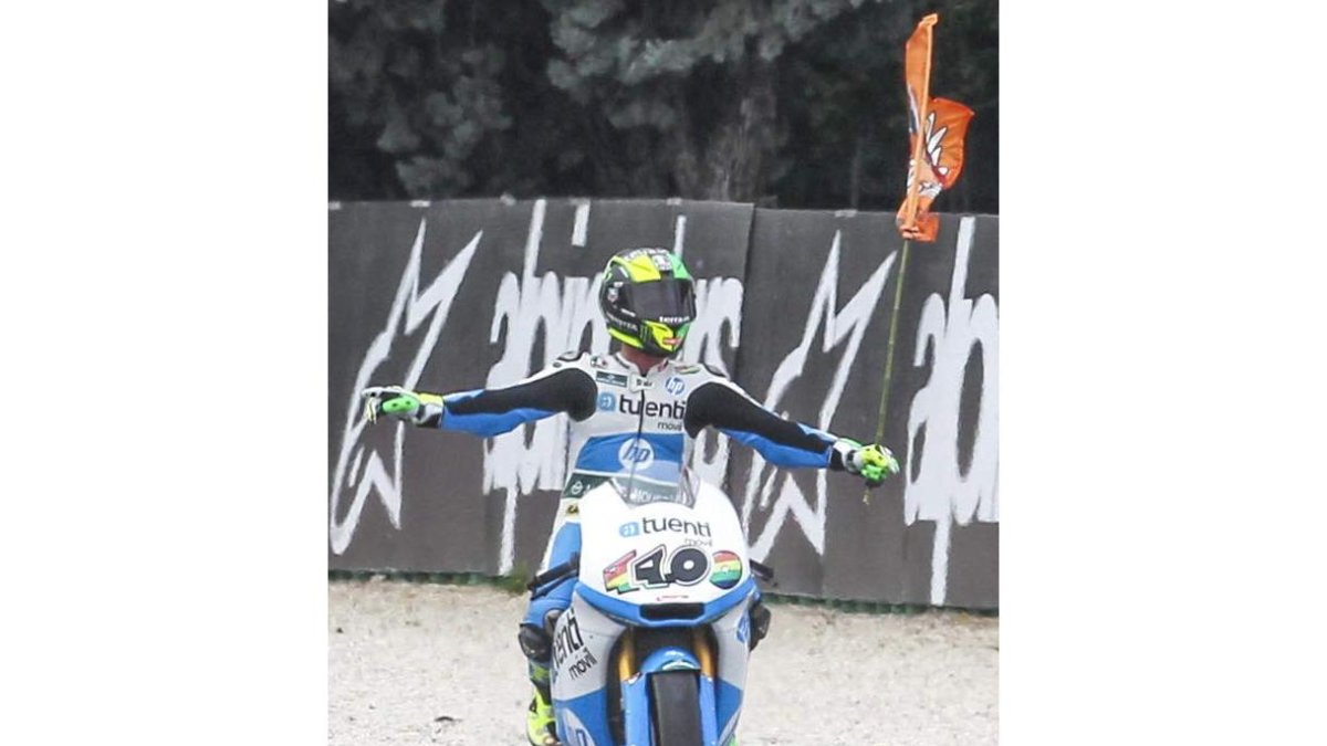 Espargaró festejó eufórico su triundo en la categoría de Moto2.