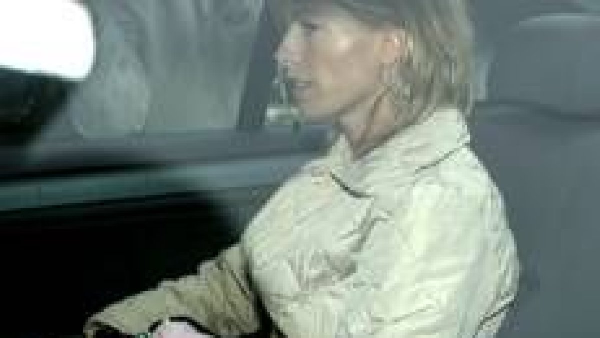 Kate McCann viaja en su coche llevando en su bolso el peluche preferido de «Maddie»