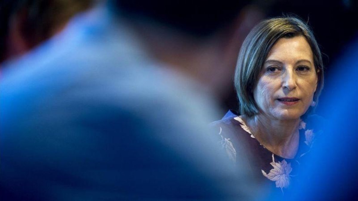 Carme Forcadell, en una reunión de la Mesa del Parlament.