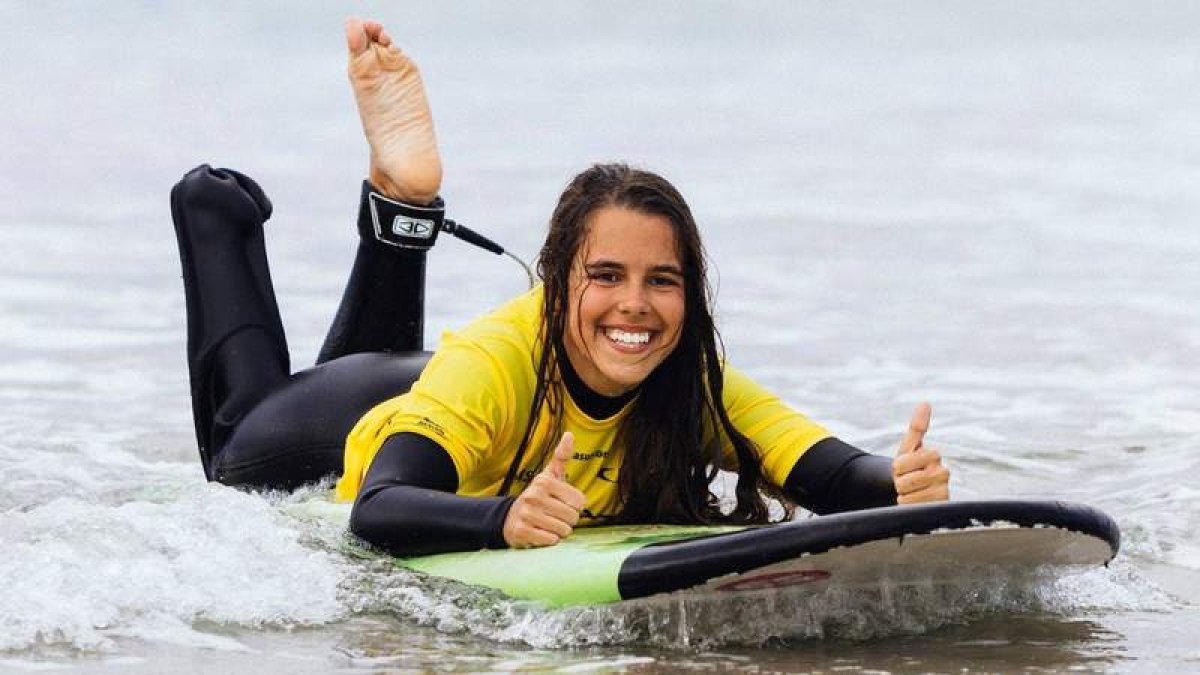 María Martín-Granizo viajará con España al Mundial de surf adaptado de Estados Unidos. DL