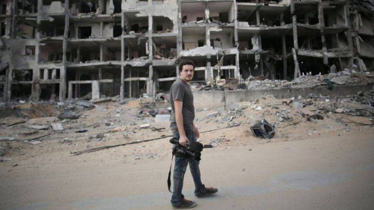 Simone Camilli, el cámara italiano de la agencia Associated Press, en Beit Lahiya (Gaza), el pasado lunes.