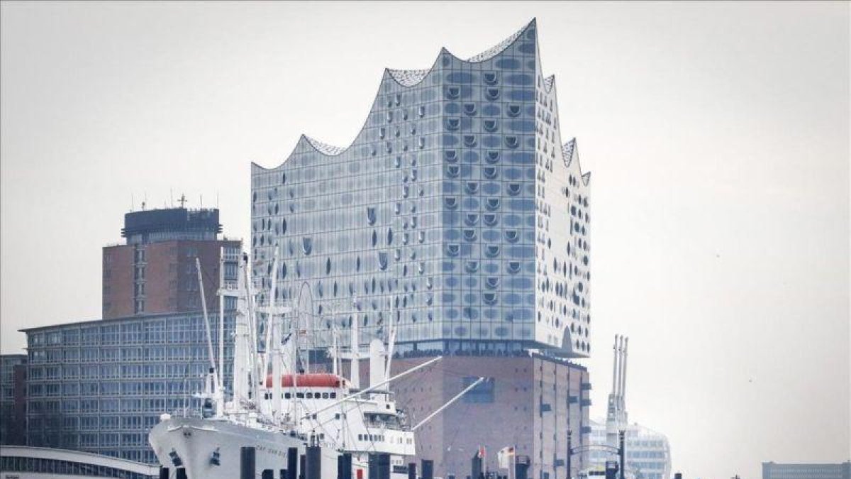 Edificio de la Filamonía del Elba, en Hamburgo, este domingo.