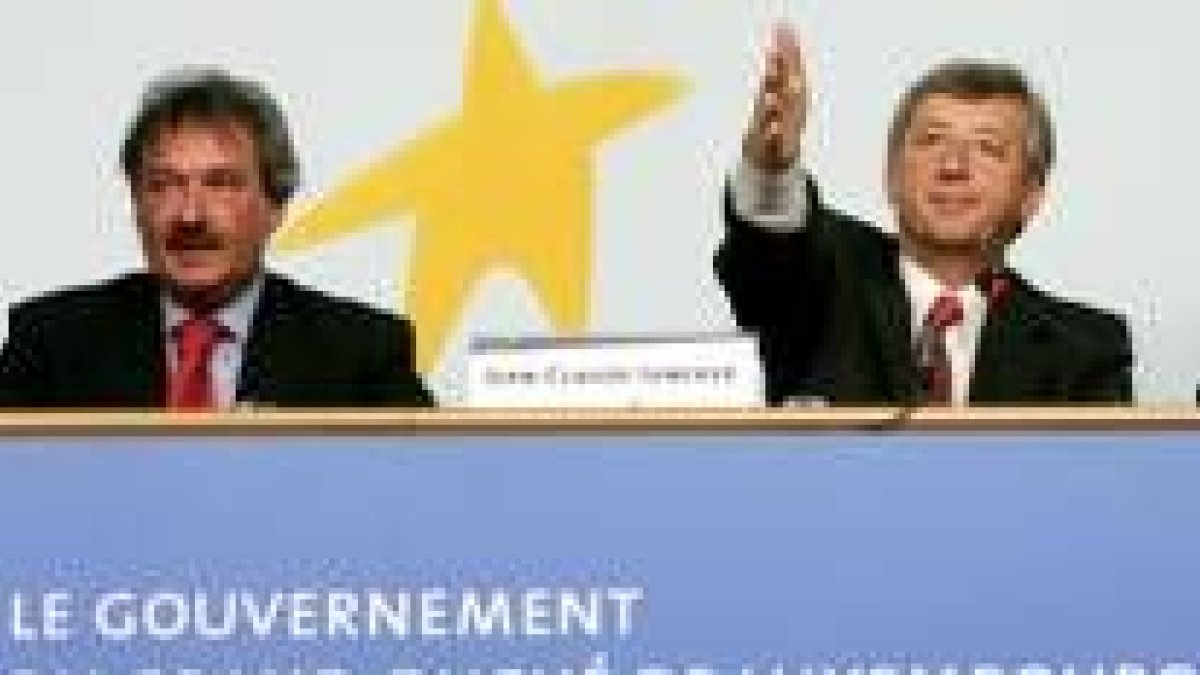 El ministro de Exteriores Asselborn y el primer ministro Jean-Claude Juncker analizan el referéndum