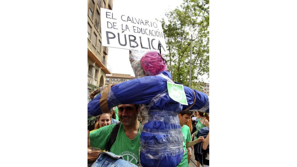 Manifestantes en la protesta de Zaragoza.