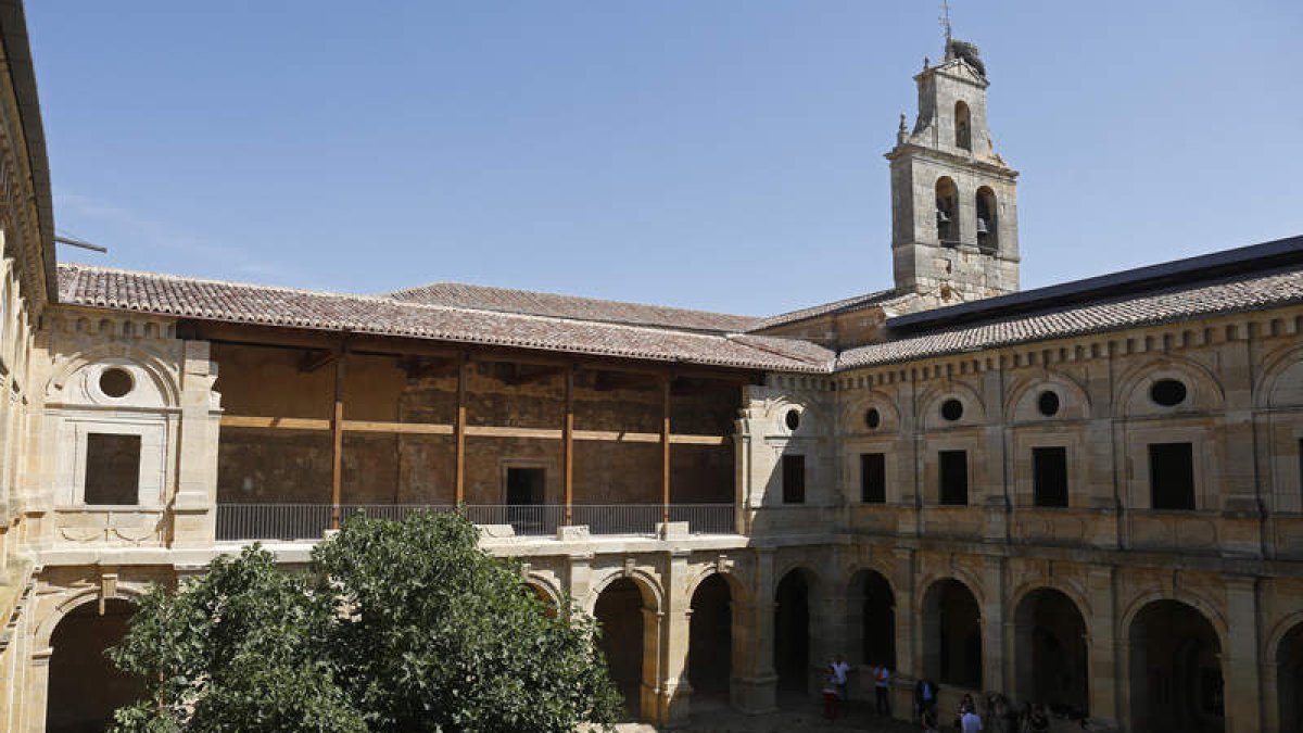 Vista general del Monasterio de Sandoval. FERNANDO OTERO