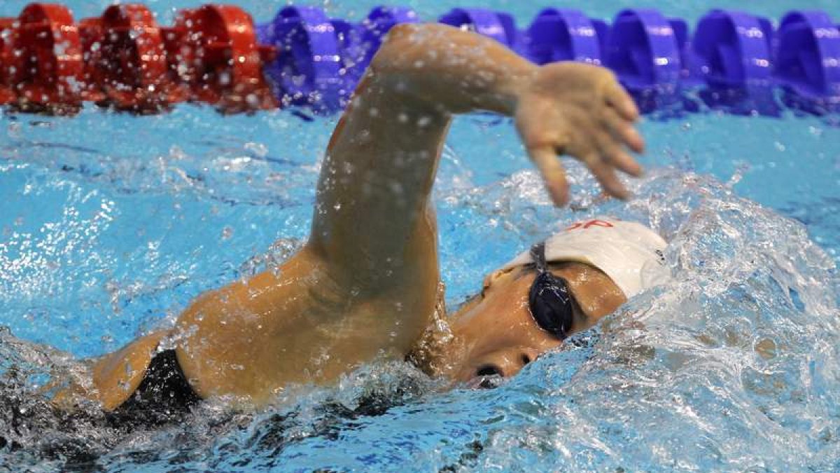 La nadadora Érika Villaécija no renuncia a volver de Hungría con alguna medalla al cuello.