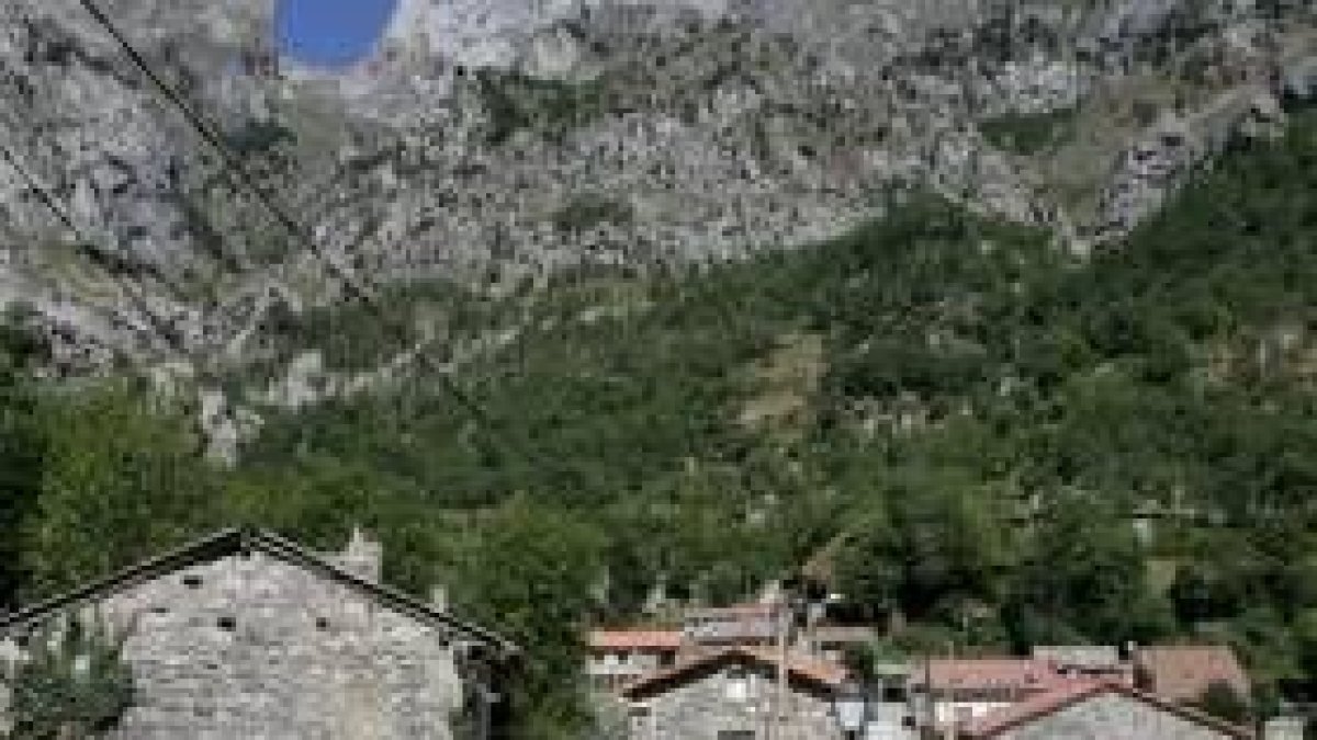 Vista de Caín, situado en el Parque Nacional de Picos de Europa