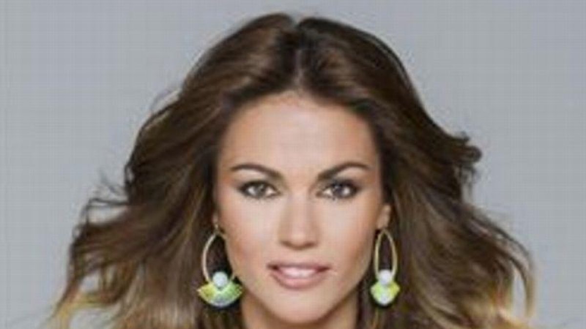 Una imagen de archivo de Lara Álvarez, presentadora del 'reality' de Tele 5 'Supervivientes'.
