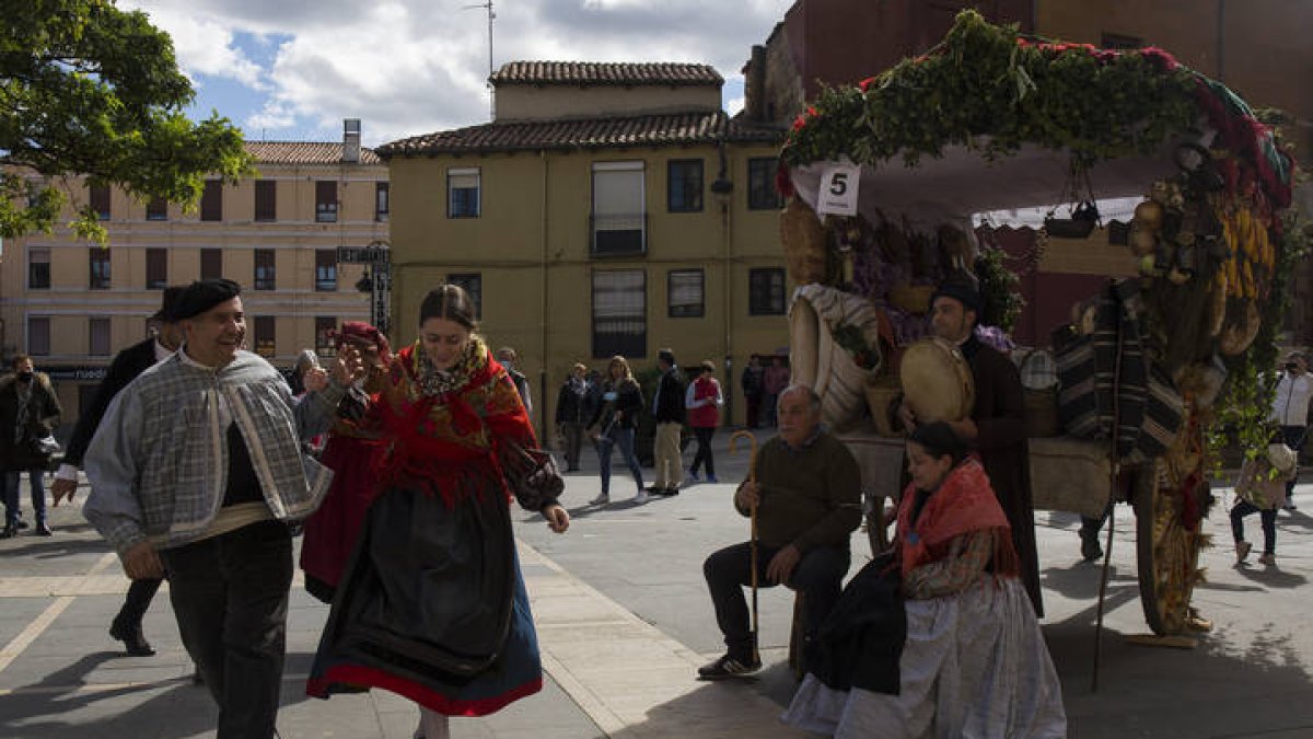 Reportaje del ambiente festivo en León durante las fiestas de San Froilán. F. Otero Perandones.