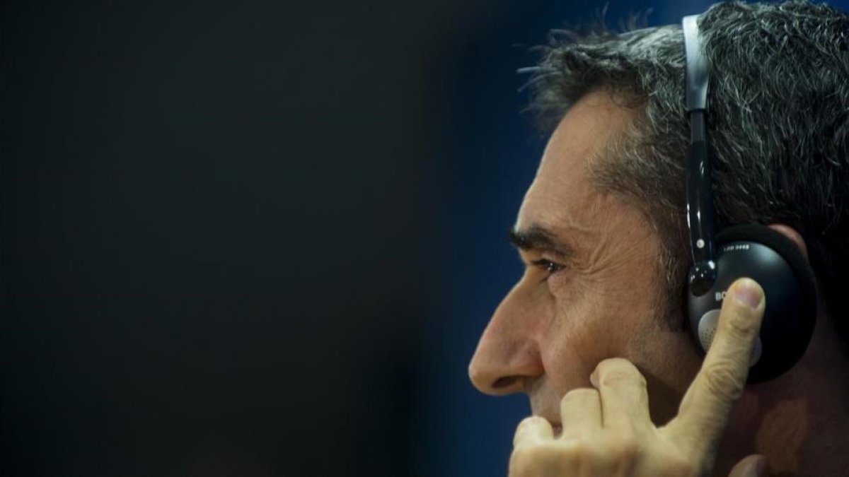 Valverde, en una rueda de prensa previa al choque europeo con el Olympiacos.
