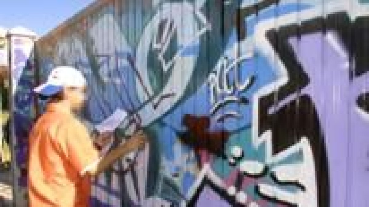 El Ayuntamiento de Ponferrada perseguirá a los «graffiteros» que no respeten los espacios urbanos