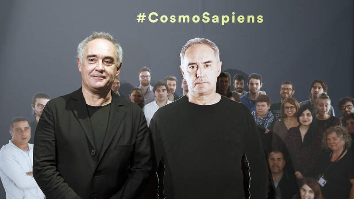 El cocinero Ferran Adrià, durante la presentación de la exposición ‘Sapiens, comprender para crear’. ANDREU DALMAU