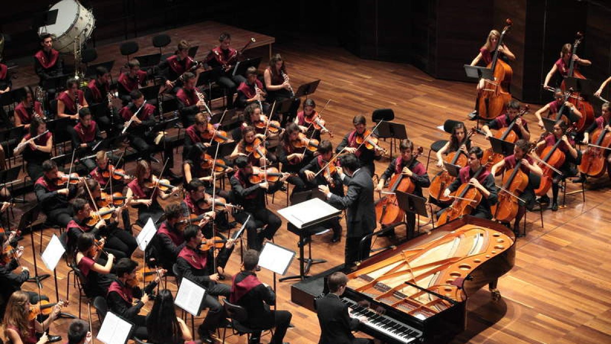 Imagen de archivo de un concierto de la Joven Orquesta Leonesa, que vuelve el domingo al Auditorio.