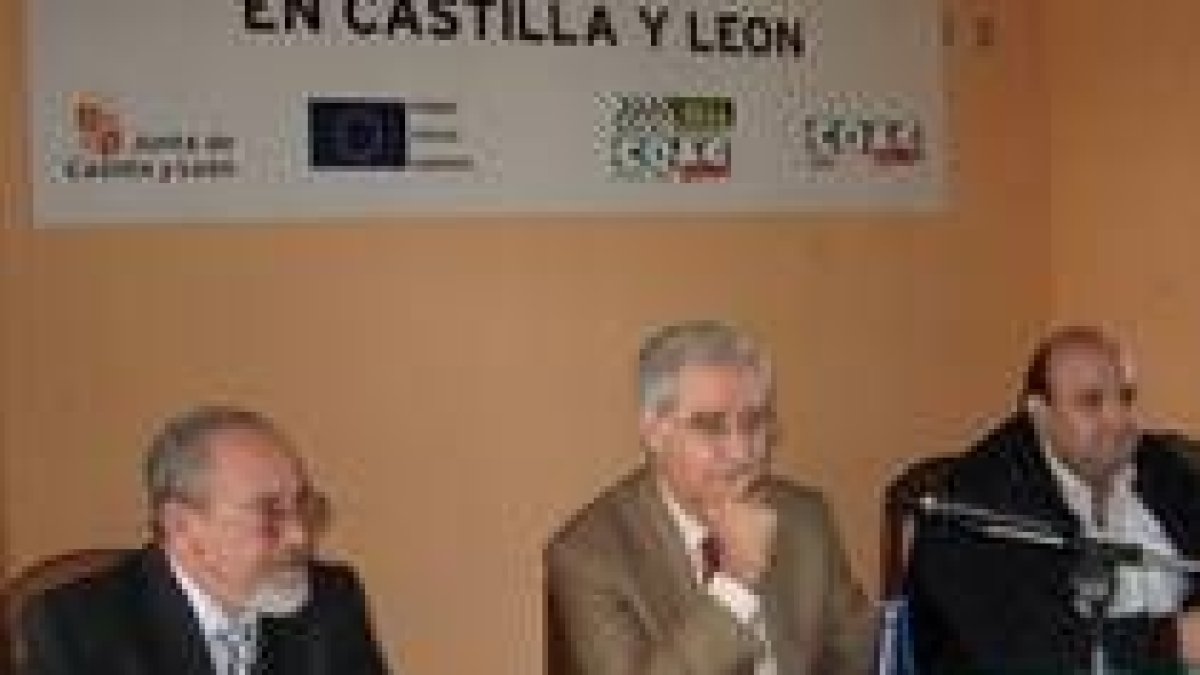 José Valín, Ciriaco Vázquez y Juan Antonio Rodríguez, en la jornada de UCCL sobre remolacha