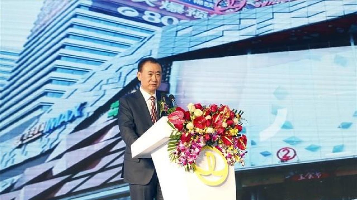 Wang Jianlin, presidente de Wanda, anuncia la compra de Legendary en Pekín.