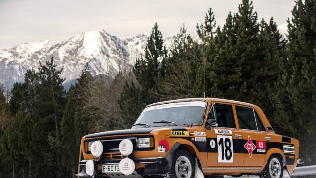 Un coche con sitio en la historia del automóvil en España: el Seat 124.