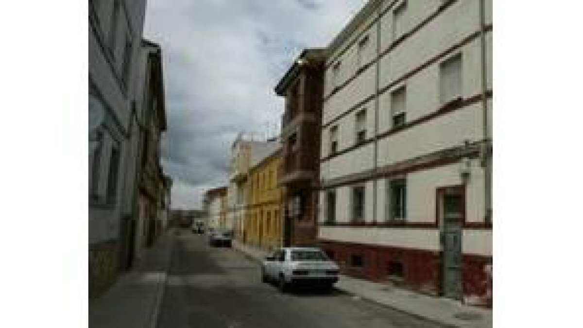 La calle García de Paredes se encuentra ubicada en la pedanía de Armunia