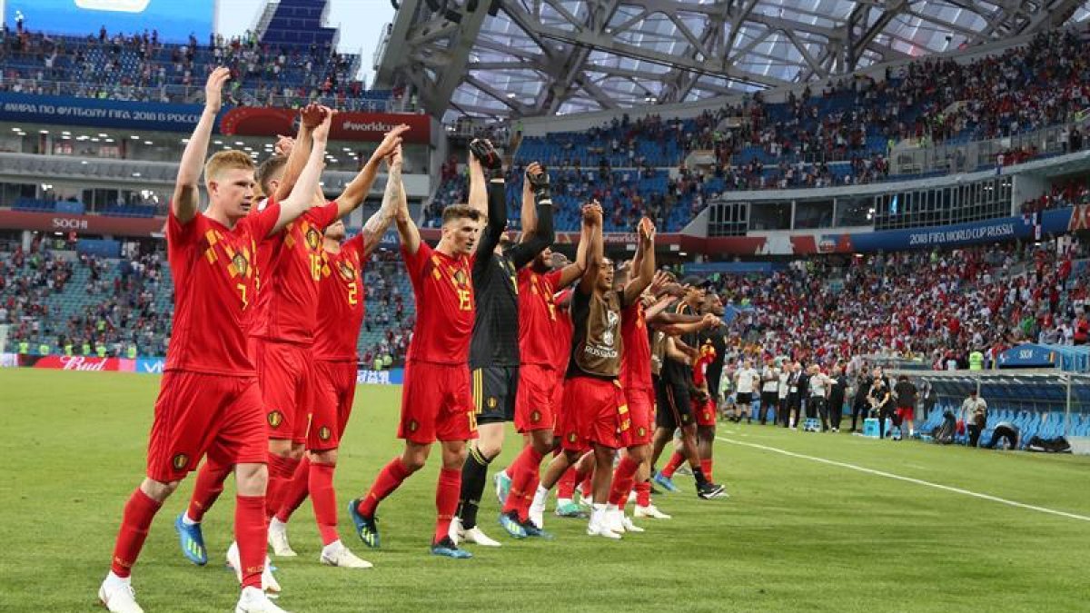 Jugadores de Bélgica celebran la victoria