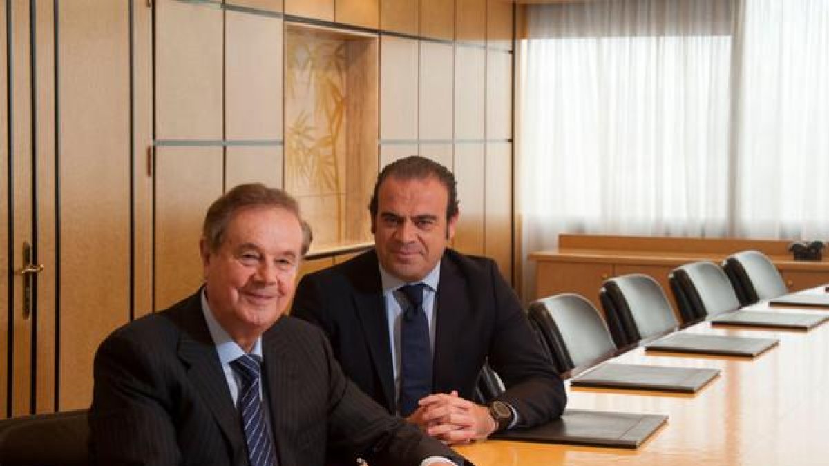 El presidente de Meliá, Gabriel Escarrer Juliá, y el hasta ahora vicepresidente, Gabriel Escarrer Jaume.