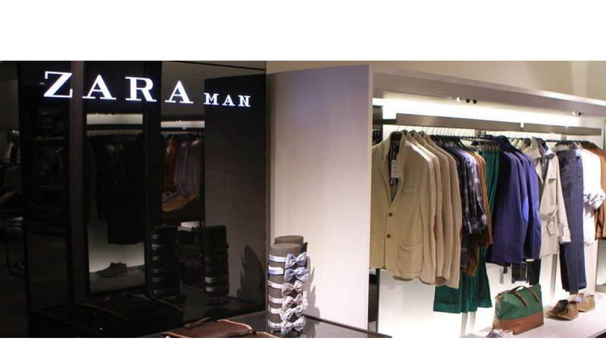 Imagen de un escaparate de Zara. VINCENT VILLAFAÑE