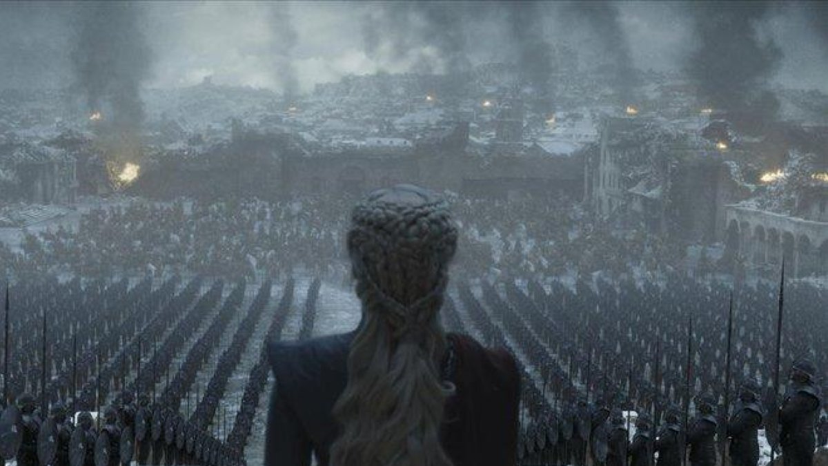 Daenerys Targaryen, frente a su ejército en el último episodio de ’Juego de tronos’.