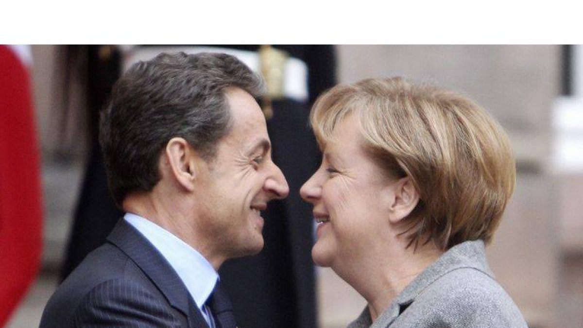 Merkel y Sarkozy volverán a reunirse hoy en París.