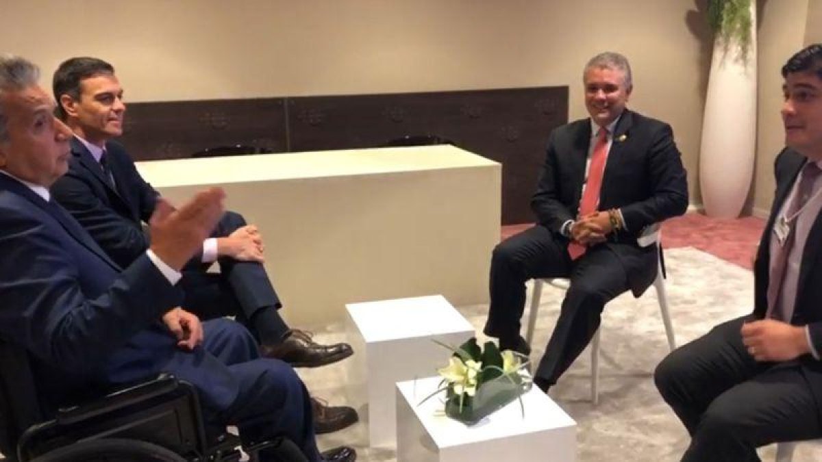 Pedro Sánchez habla sobre Venezuela con los presidentes de Costa Rica, Colombia y Ecuador.
