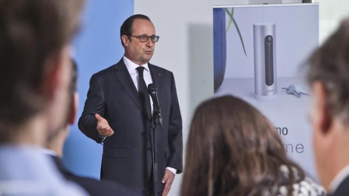 François Hollande en un acto oficial ayer cerca de París.