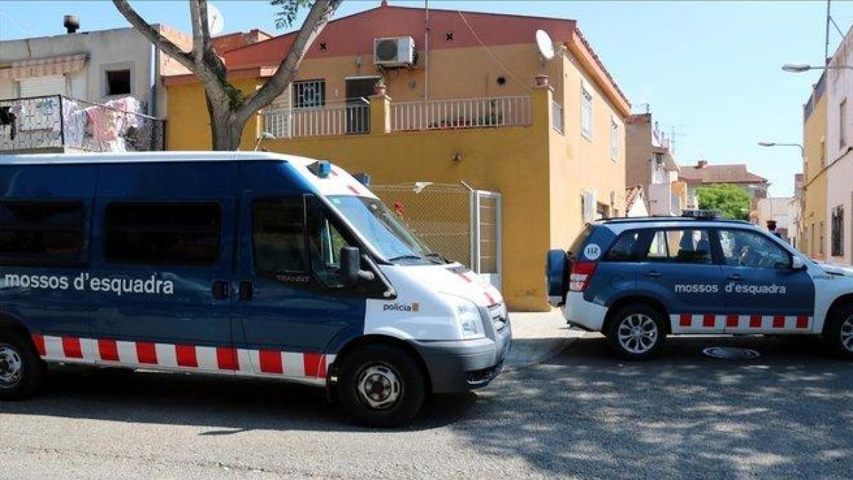 Dos patrullas de los Mossos, en Reus.