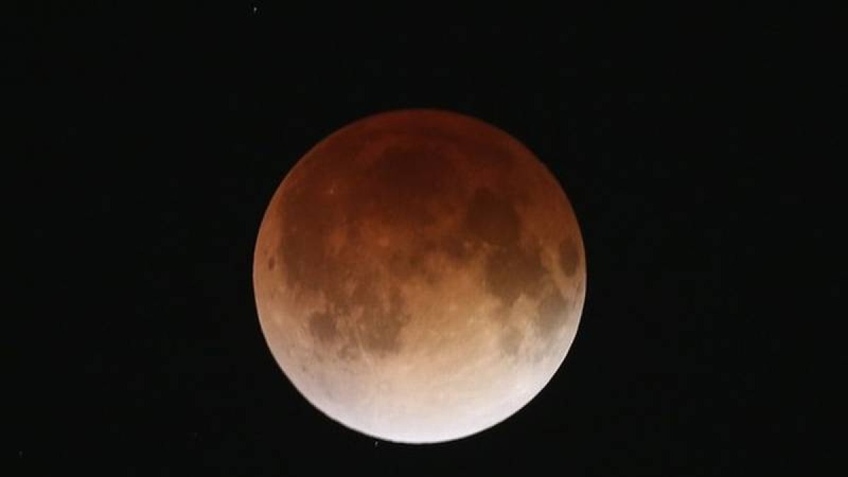 La Luna roja vista desde Miami, en EEUU.
