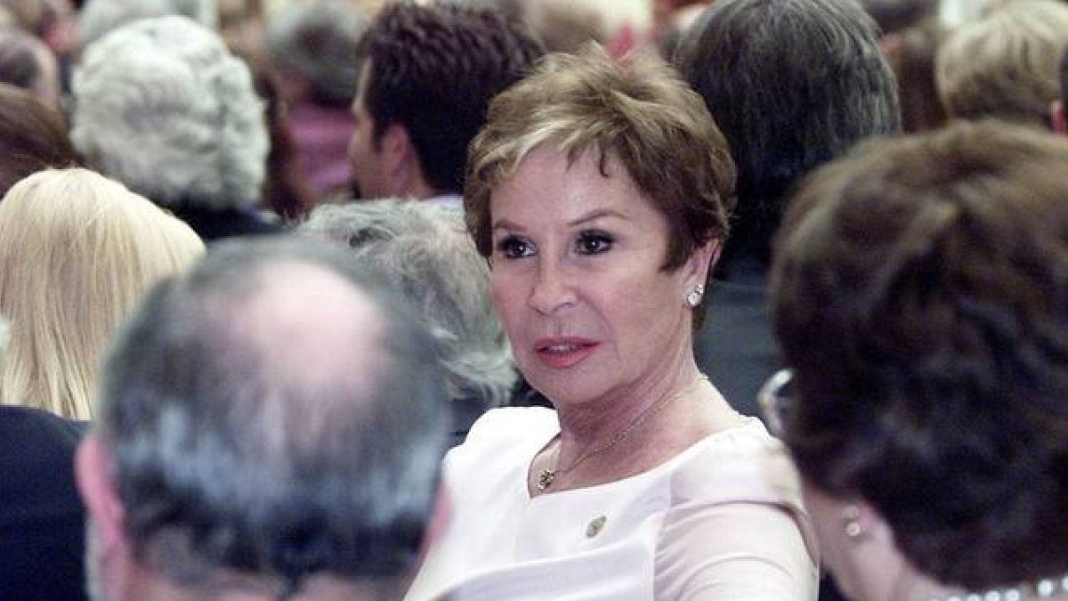 Lina Morgan durante el acto de entrega de la medalla de las Bellas Artes en el 2001.