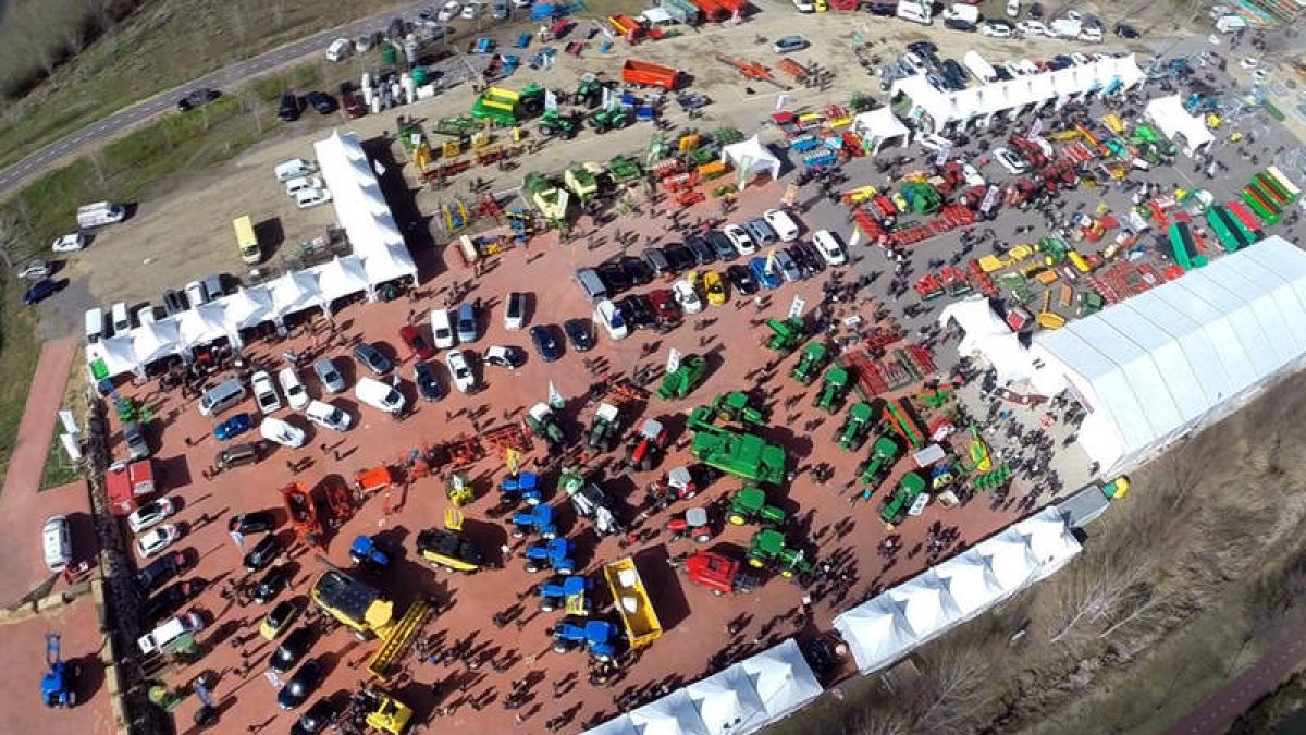 Imagen aérea de la Feria de Valencia de Don Juan, en la edición del año pasado.