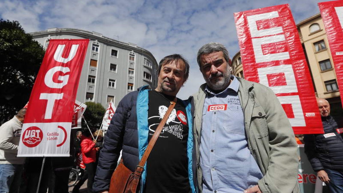 Enrique Reguero y Xosepe Vega la última manifestación. J.F.S.