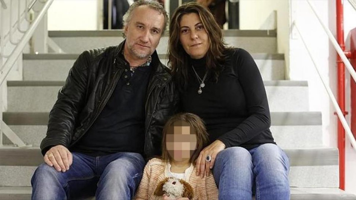 Nadia Nerea Blanco Garau  con sus padres  Fernando Blanco y Marga Garau.