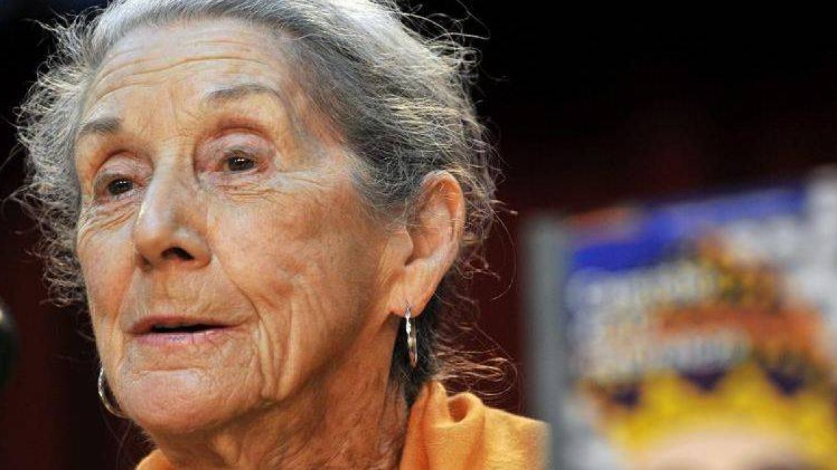 Imagen de archivo datada el 13 de febrero del 2010 de la escritora surafricana y premio nobel de literatura, Nadine Gordimer, en La Habana, Cuba.