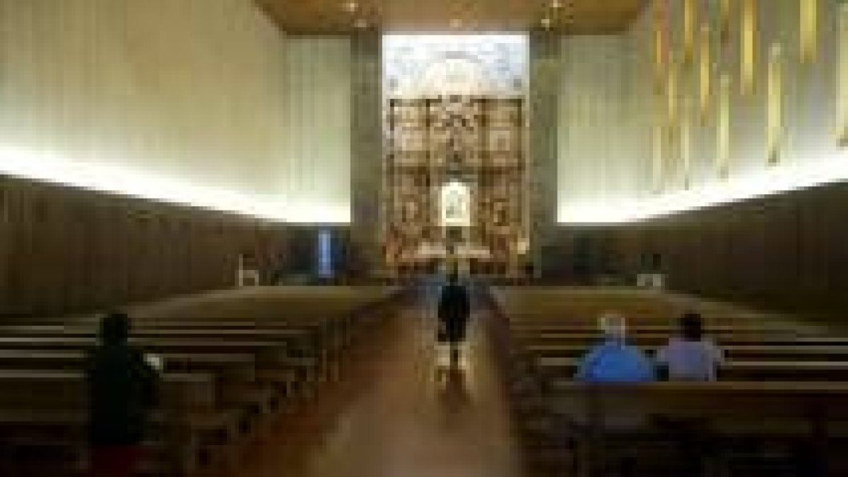 El proyecto del santuario tuvo que basarse en la ubicación del retablo