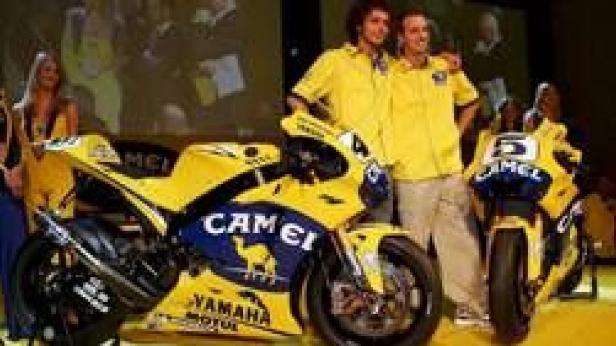 MOTOCICLISMO CICLISMO: Rossi se presenta con Camel Yamaha dando de lado a  la Fórmula 1