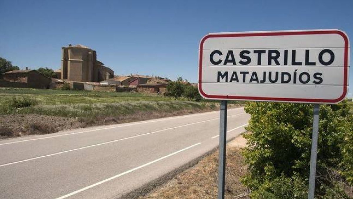 El cartel de entrada a Castrillo de Matajudíos, en una foto de archivo.