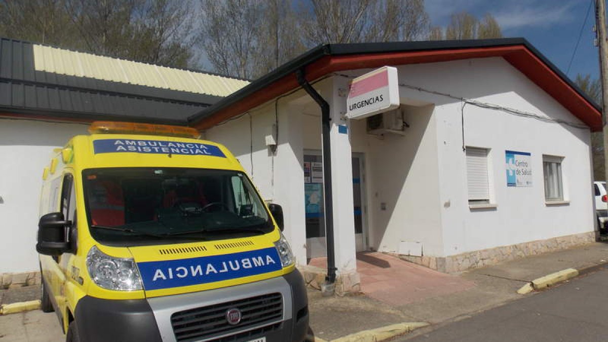 El centro de salud de Canales-La Magdalena, localidad en la que falleció Juan Manuel García. PLANILLO