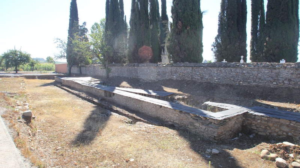 Esta es la zona arqueológica de La Edrada, junto al cementerio.