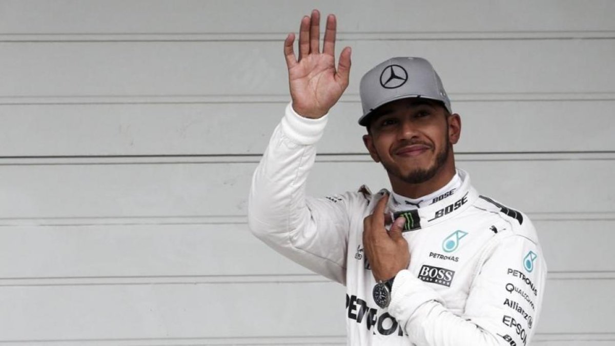 Lewis Hamilton celebra su 11ª 'pole' de la temporada.