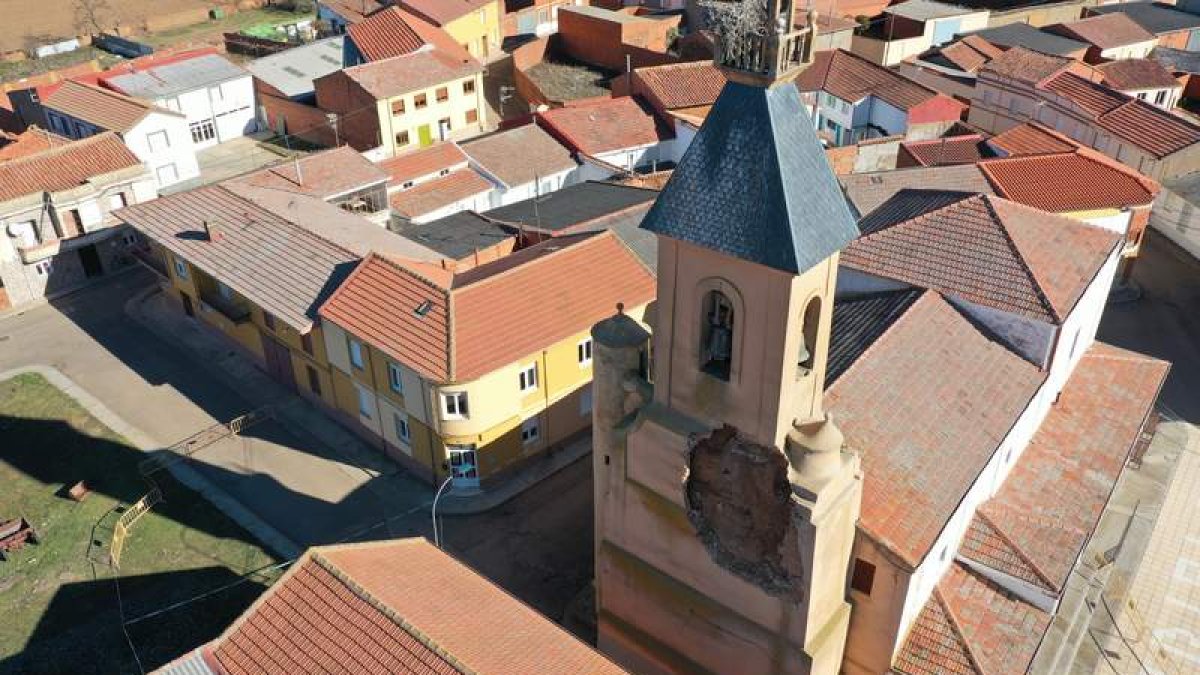 Una vista panorámica de la iglesia de Urdiales tomada este sábado por Invicsa-Airtech. INVICSA