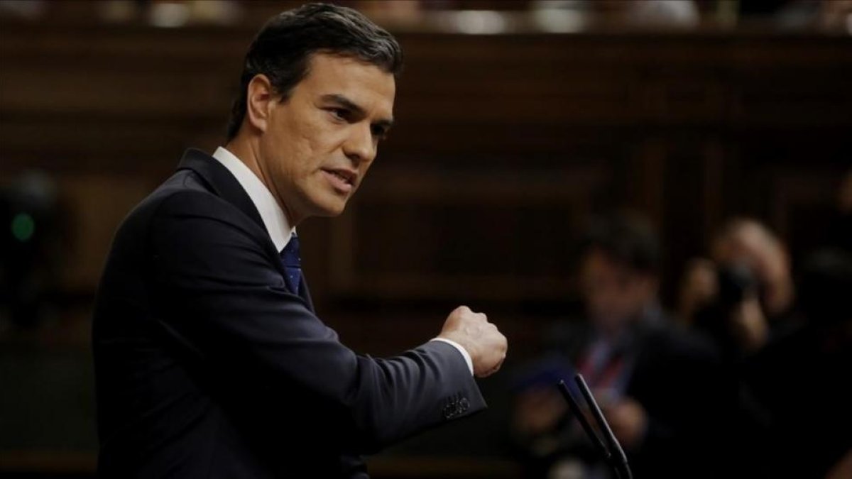 Pedro Sánchez interviene en la segunda votación de la investidura de Mariano Rajoy.