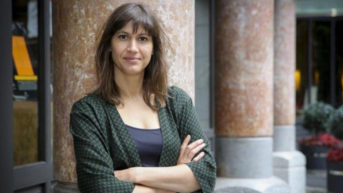 Entrevista con Sandrine Morel, la periodista de Le Monde que ha escrito el libro En el huracan catalán.