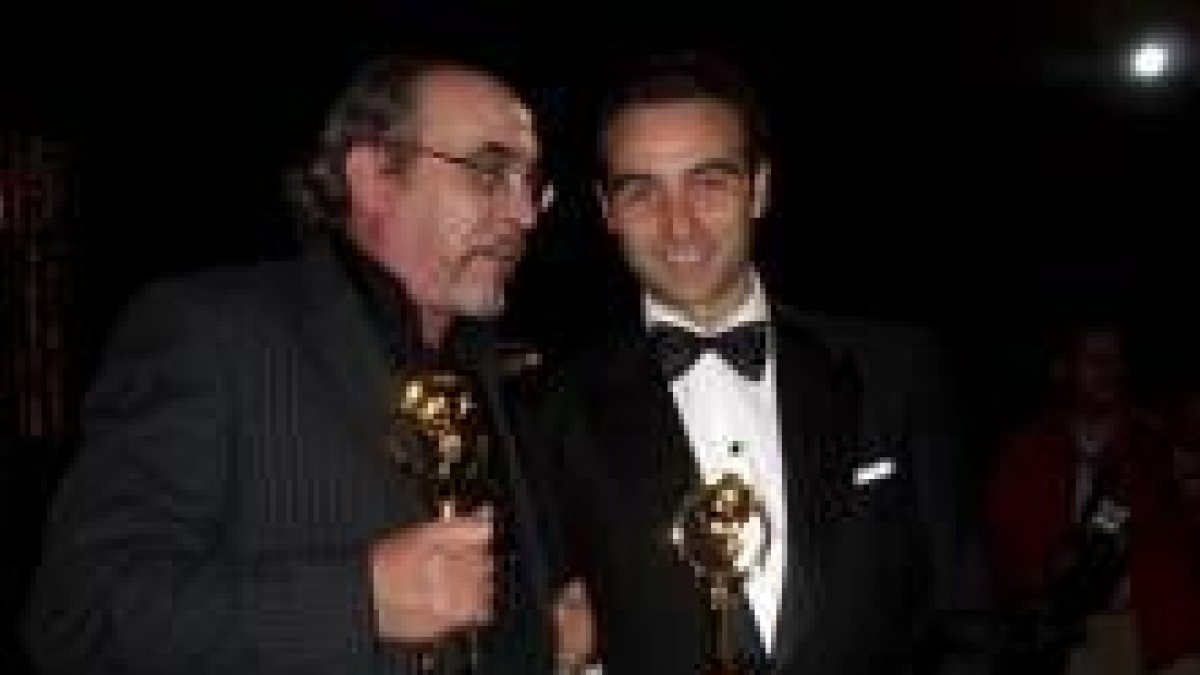 Pedro G. Trapiello y el torero Enrique Ponce durante la gala de los premios Antena de Oro