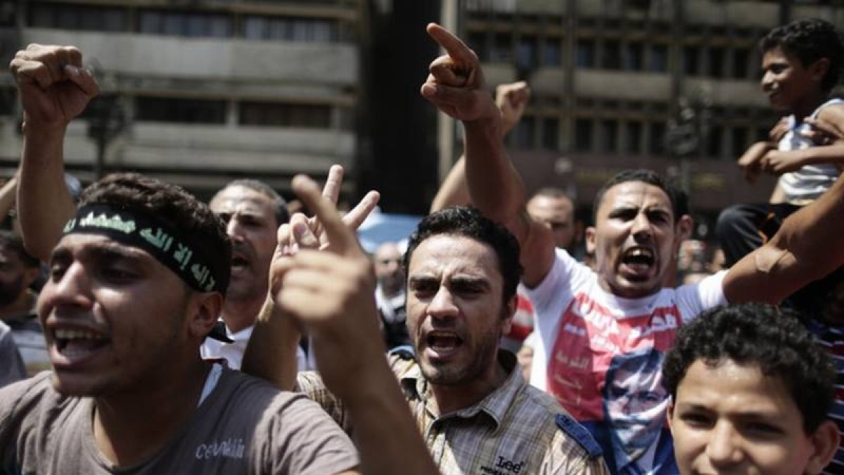 Partidarios del depuesto presidente Mursi, en una concentración este viernes en El Cairo. Hassan Ammar